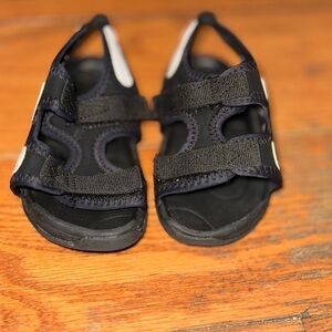 Size 6C Nike Sunray Adjust 6